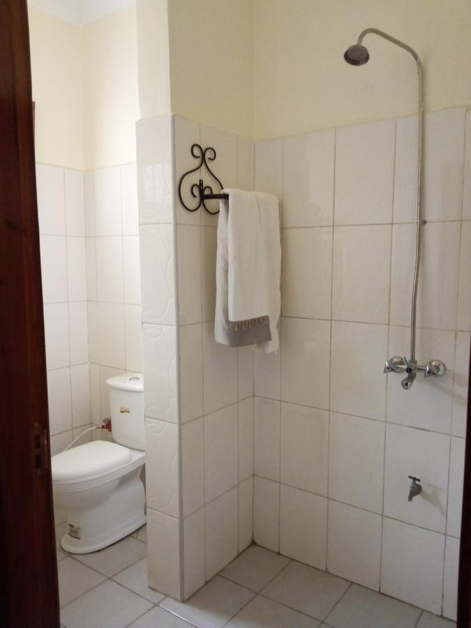 Le Parlour Bed & Breakfast Boma la Ngombe Ngoại thất bức ảnh