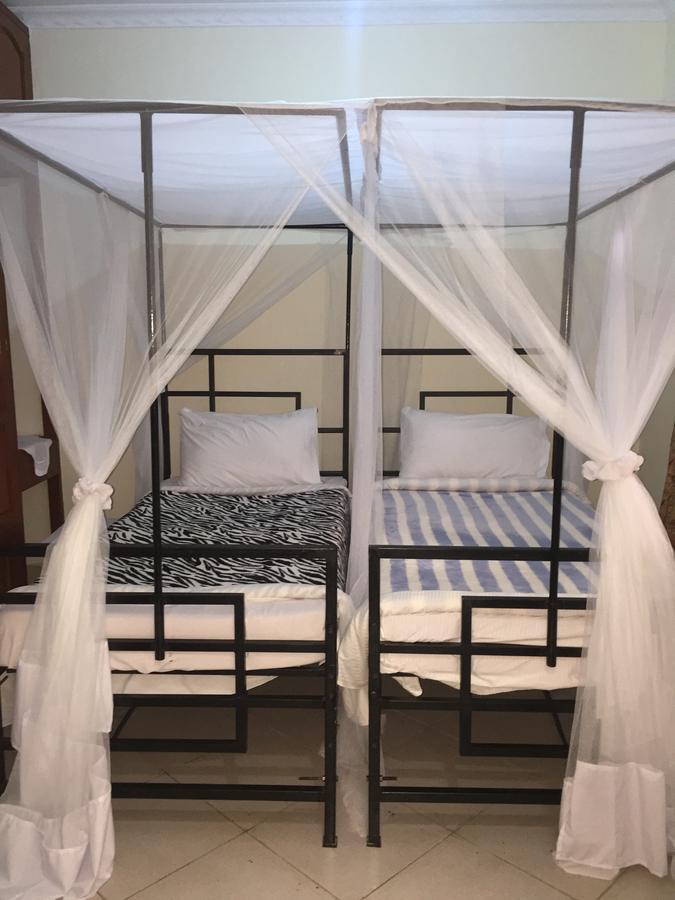 Le Parlour Bed & Breakfast Boma la Ngombe Ngoại thất bức ảnh