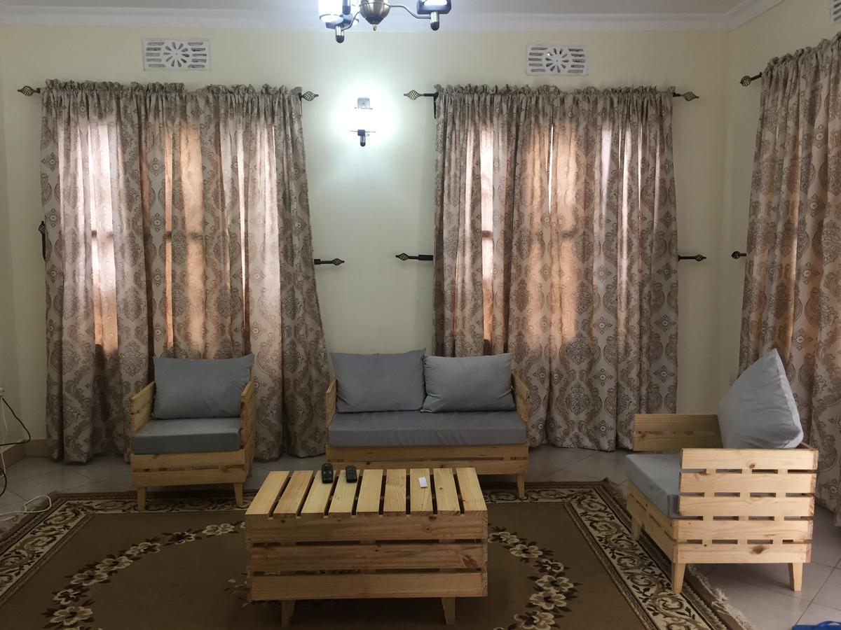 Le Parlour Bed & Breakfast Boma la Ngombe Ngoại thất bức ảnh