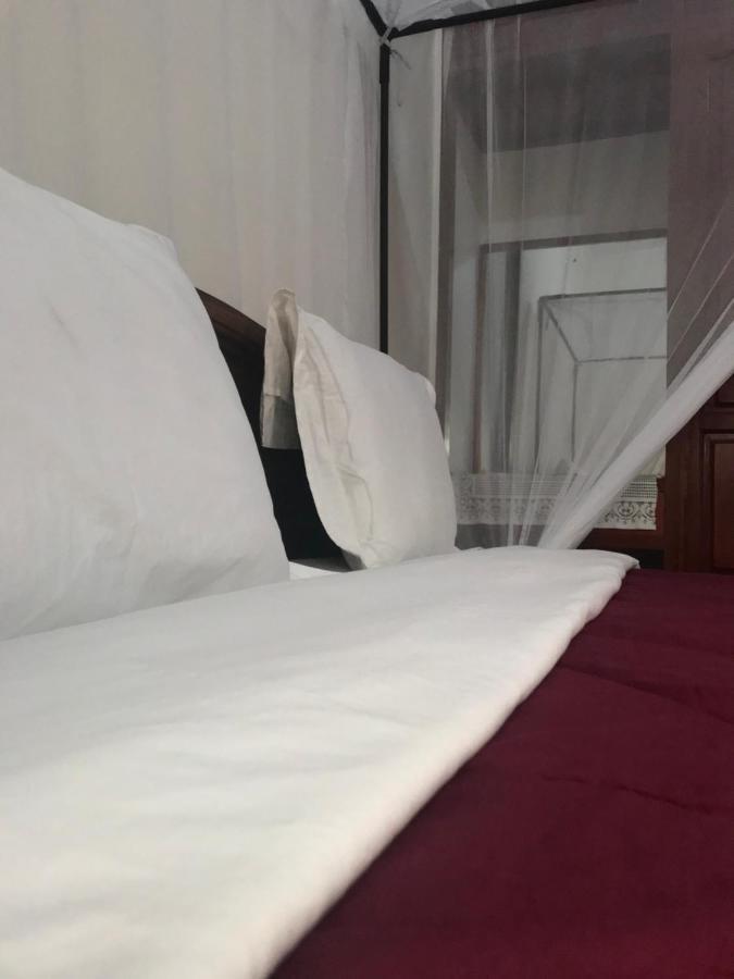 Le Parlour Bed & Breakfast Boma la Ngombe Ngoại thất bức ảnh