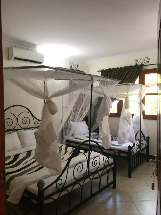 Le Parlour Bed & Breakfast Boma la Ngombe Ngoại thất bức ảnh